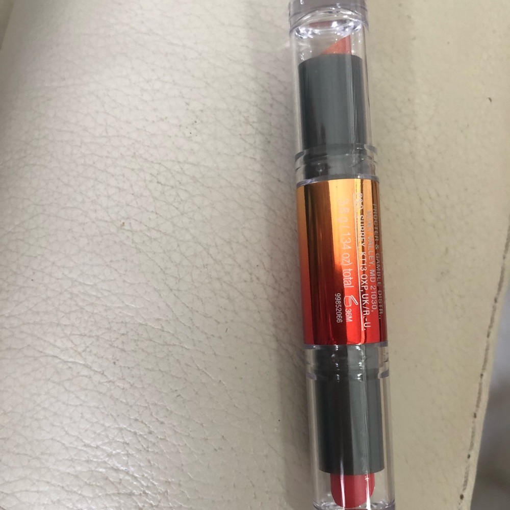 NWT Cover Girl Blast Flipstick Double-Sided Blendable Lipstick